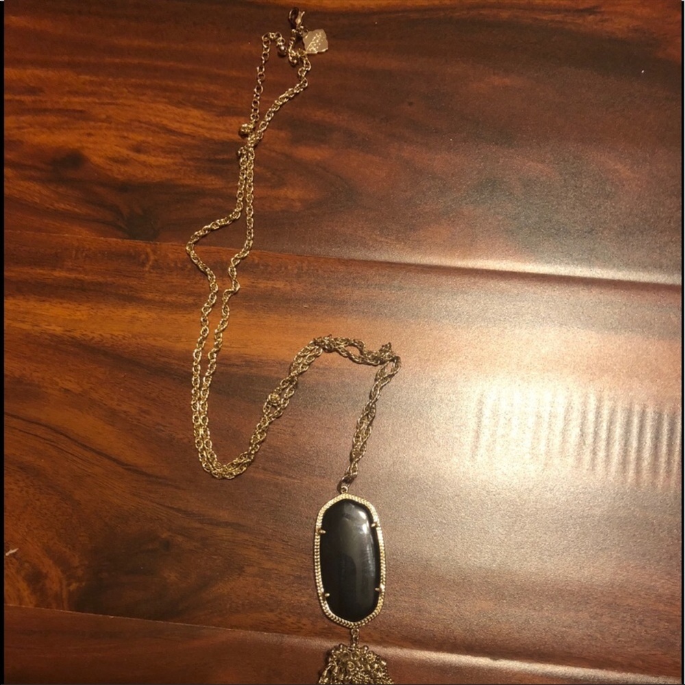 Kendra Scott necklace